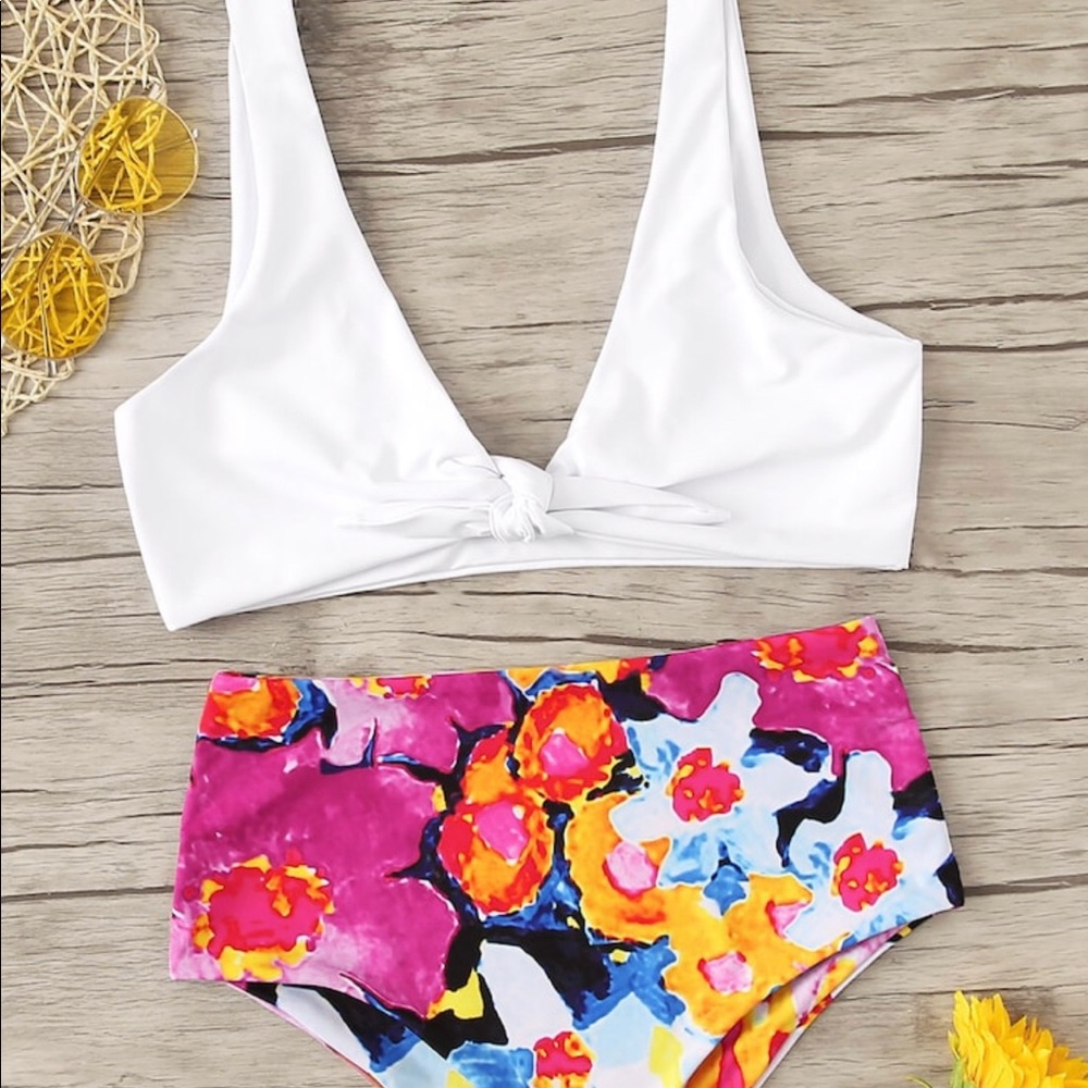 High-waisted swim suit